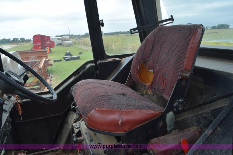 image for item L2631 International 1086 tractor