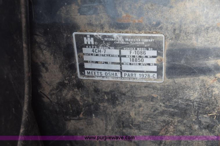 image for item L2631 International 1086 tractor