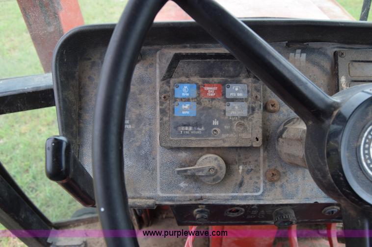 image for item L2631 International 1086 tractor