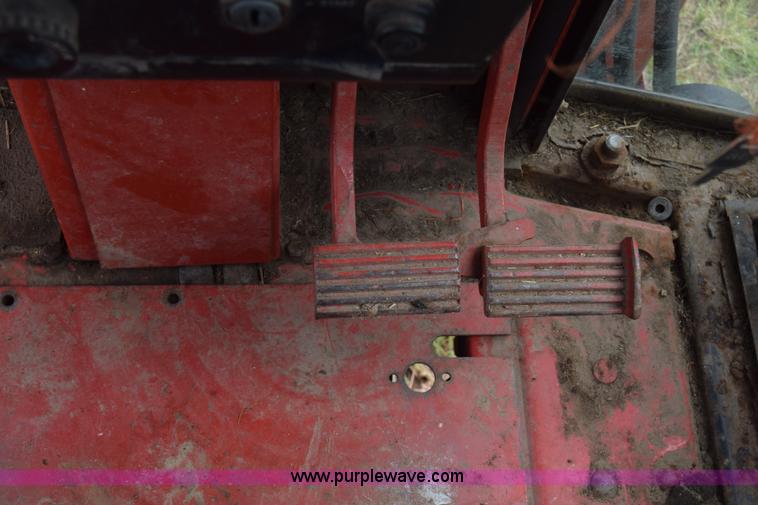 image for item L2631 International 1086 tractor