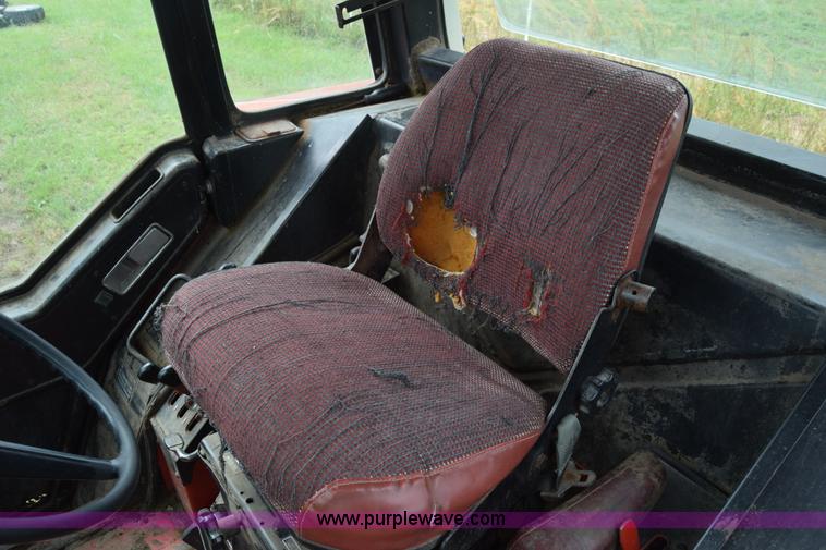 image for item L2631 International 1086 tractor