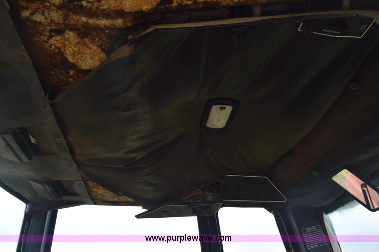 image for item L2631 International 1086 tractor