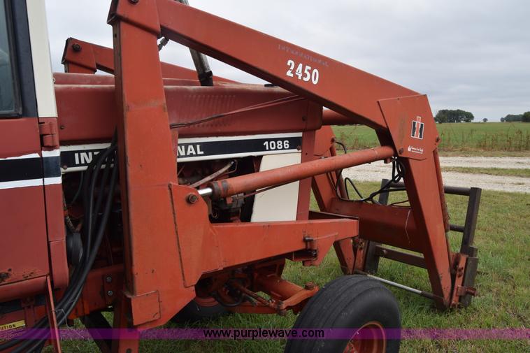 image for item L2631 International 1086 tractor