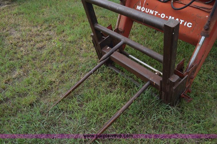 image for item L2631 International 1086 tractor