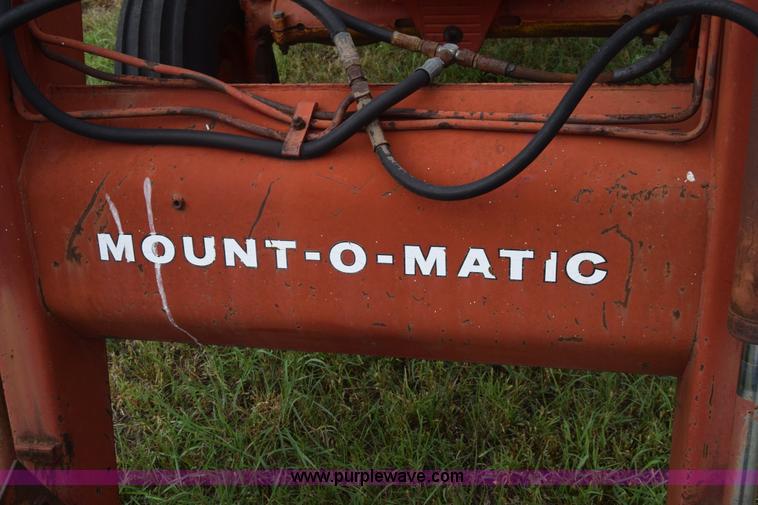 image for item L2631 International 1086 tractor