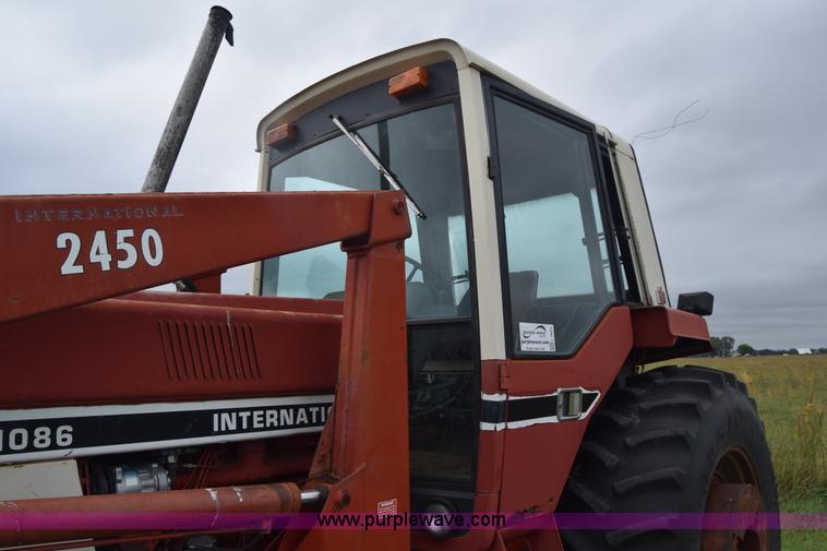 image for item L2631 International 1086 tractor