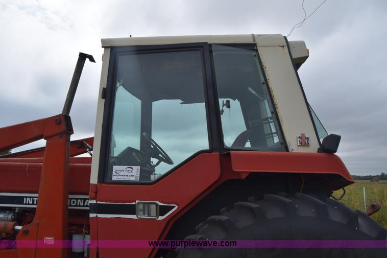 image for item L2631 International 1086 tractor