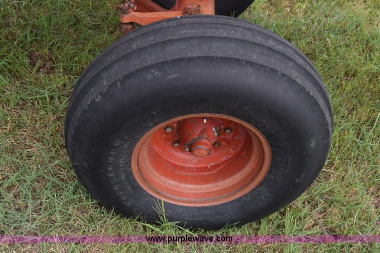 image for item L2631 International 1086 tractor