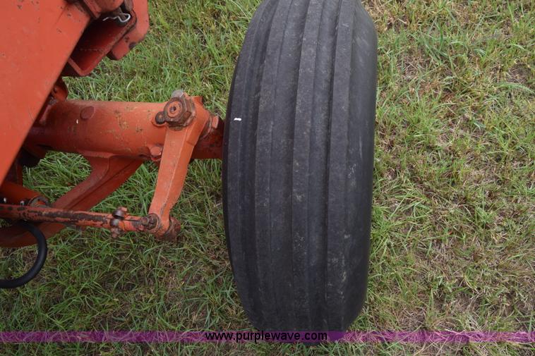 image for item L2631 International 1086 tractor