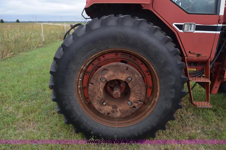 image for item L2631 International 1086 tractor