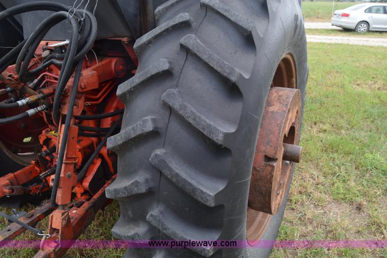 image for item L2631 International 1086 tractor