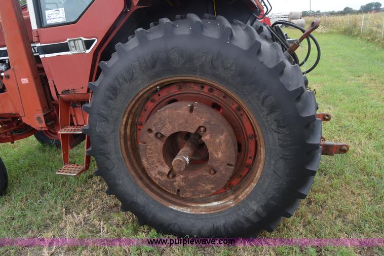 image for item L2631 International 1086 tractor