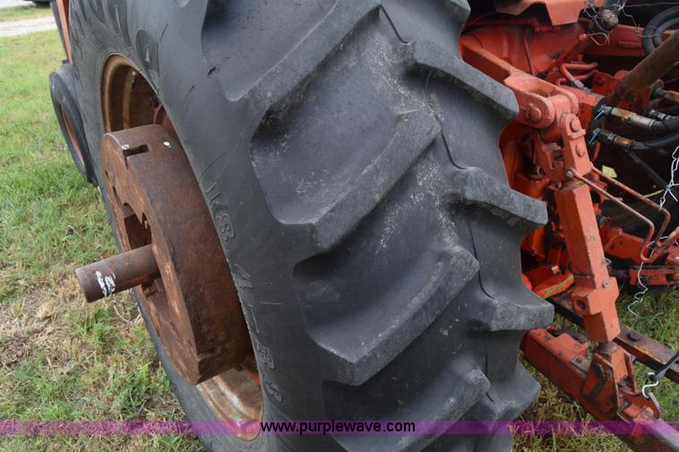 image for item L2631 International 1086 tractor