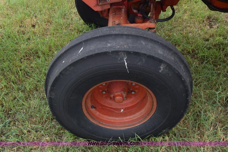 image for item L2631 International 1086 tractor