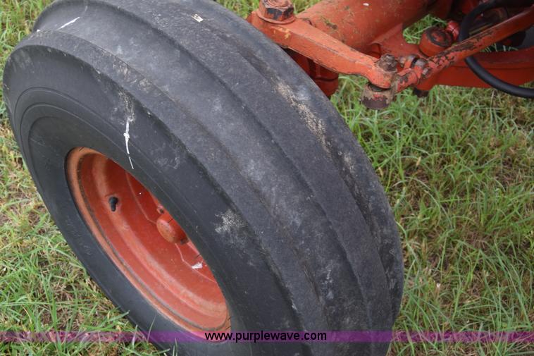 image for item L2631 International 1086 tractor