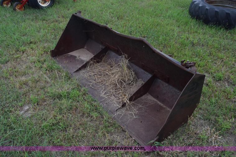 image for item L2631 International 1086 tractor