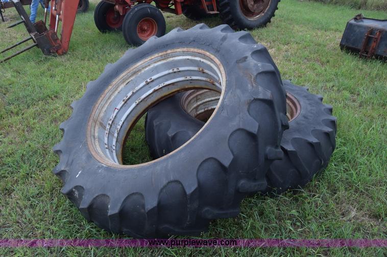 image for item L2631 International 1086 tractor