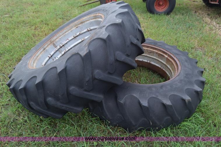 image for item L2631 International 1086 tractor