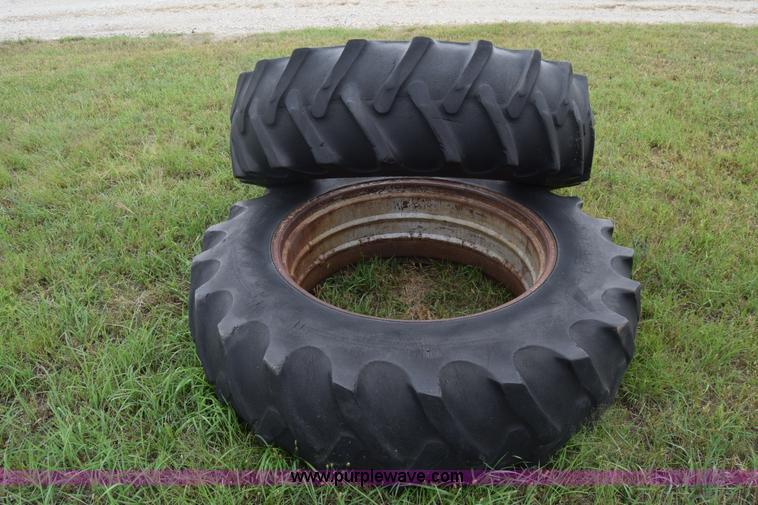 image for item L2631 International 1086 tractor