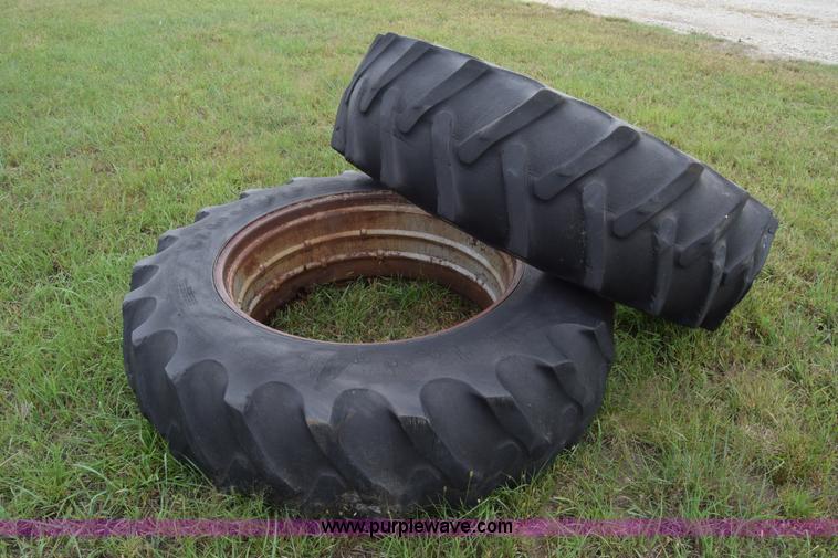 image for item L2631 International 1086 tractor