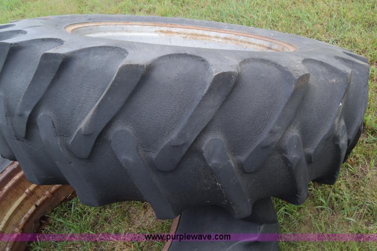 image for item L2631 International 1086 tractor