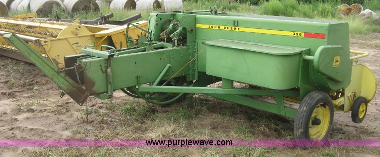 image for item L3844 John Deere 336 small square baler