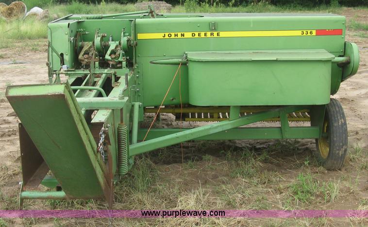 image for item L3844 John Deere 336 small square baler