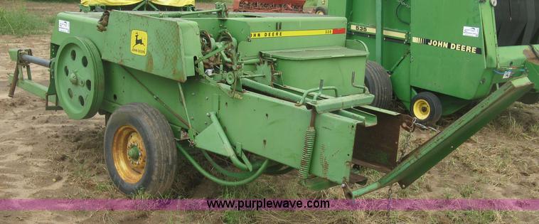 image for item L3844 John Deere 336 small square baler