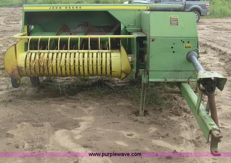image for item L3844 John Deere 336 small square baler