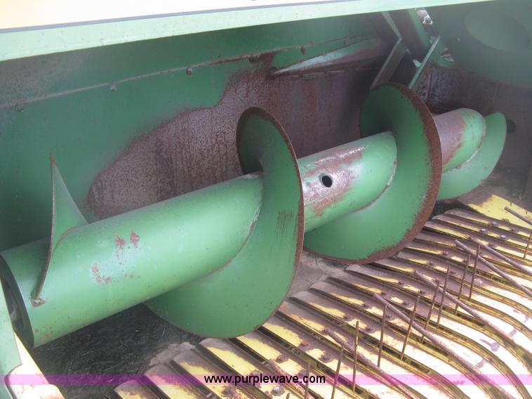 image for item L3844 John Deere 336 small square baler