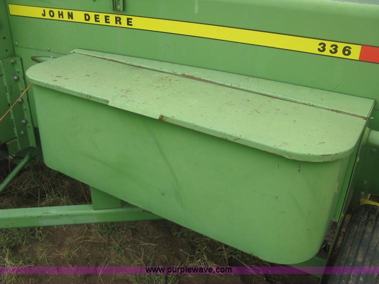 image for item L3844 John Deere 336 small square baler