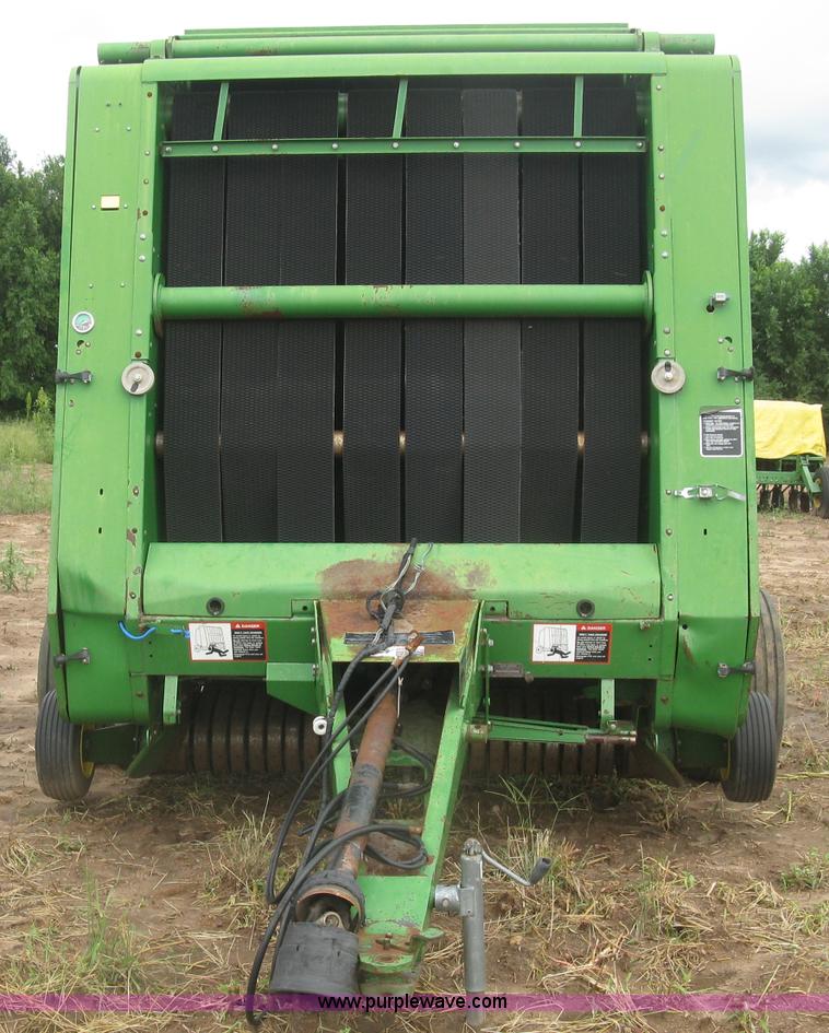 image for item L3845 John Deere 535 round baler
