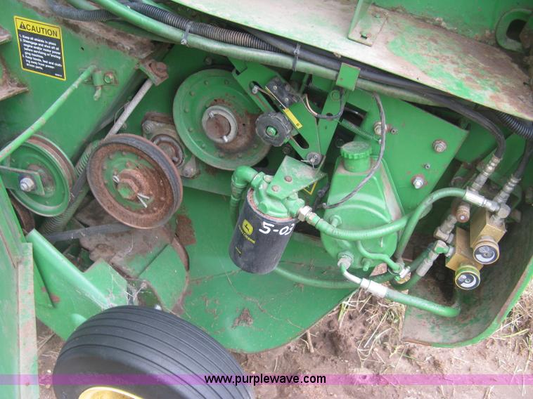 image for item L3845 John Deere 535 round baler