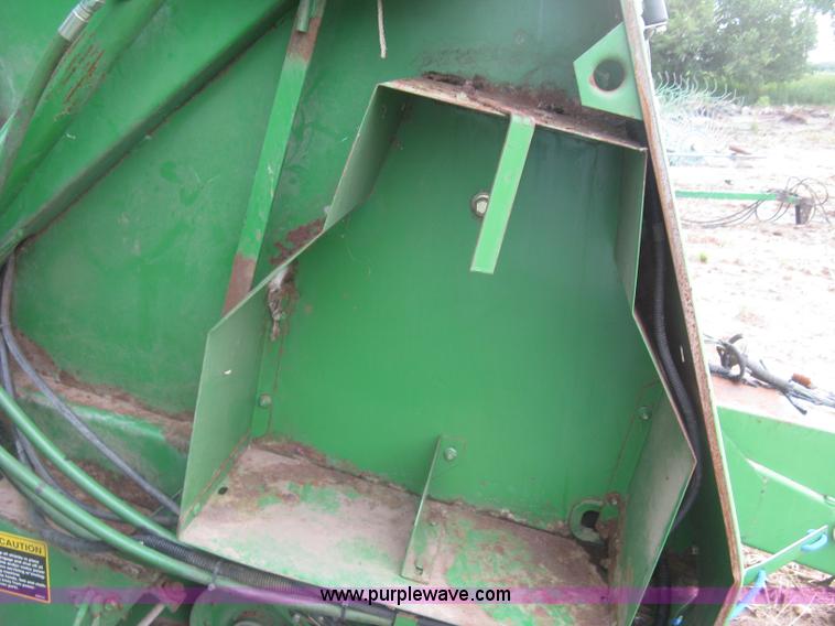 image for item L3845 John Deere 535 round baler