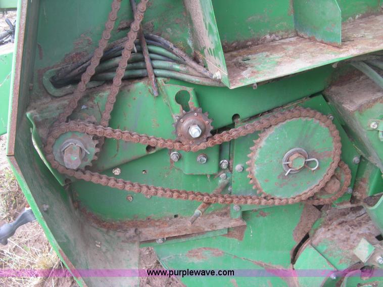 image for item L3845 John Deere 535 round baler