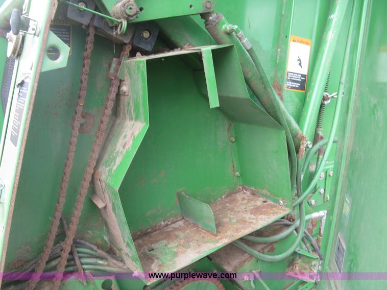 image for item L3845 John Deere 535 round baler