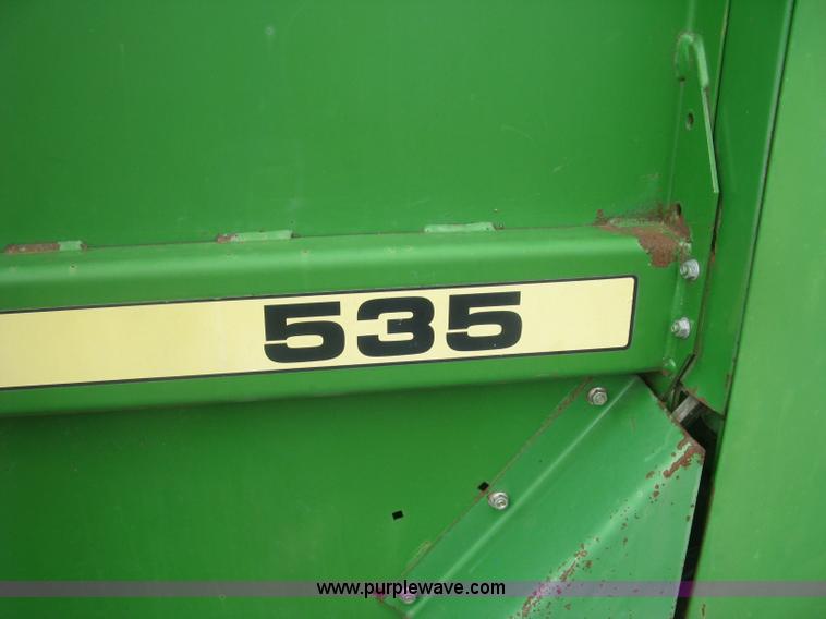 image for item L3845 John Deere 535 round baler