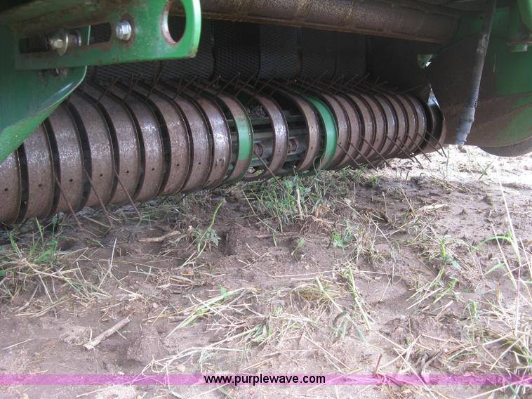 image for item L3845 John Deere 535 round baler