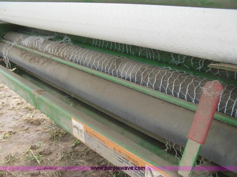 image for item L3845 John Deere 535 round baler