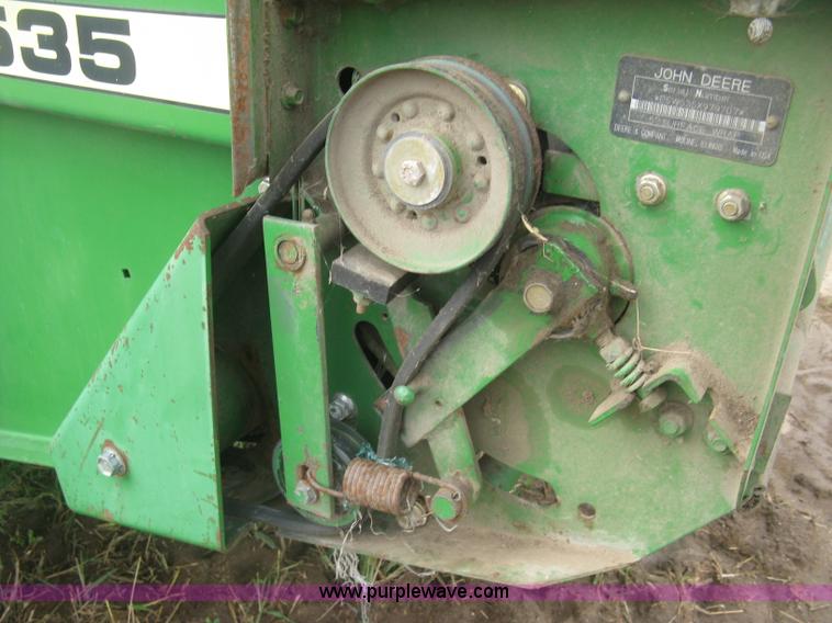 image for item L3845 John Deere 535 round baler