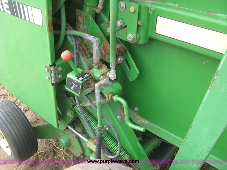 image for item L3845 John Deere 535 round baler