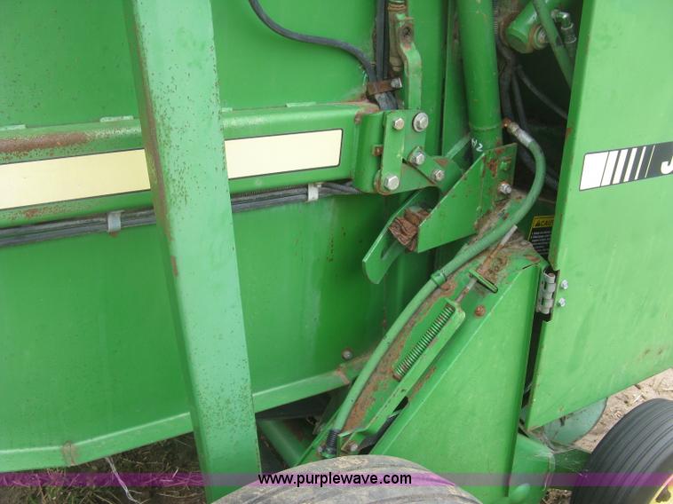 image for item L3845 John Deere 535 round baler