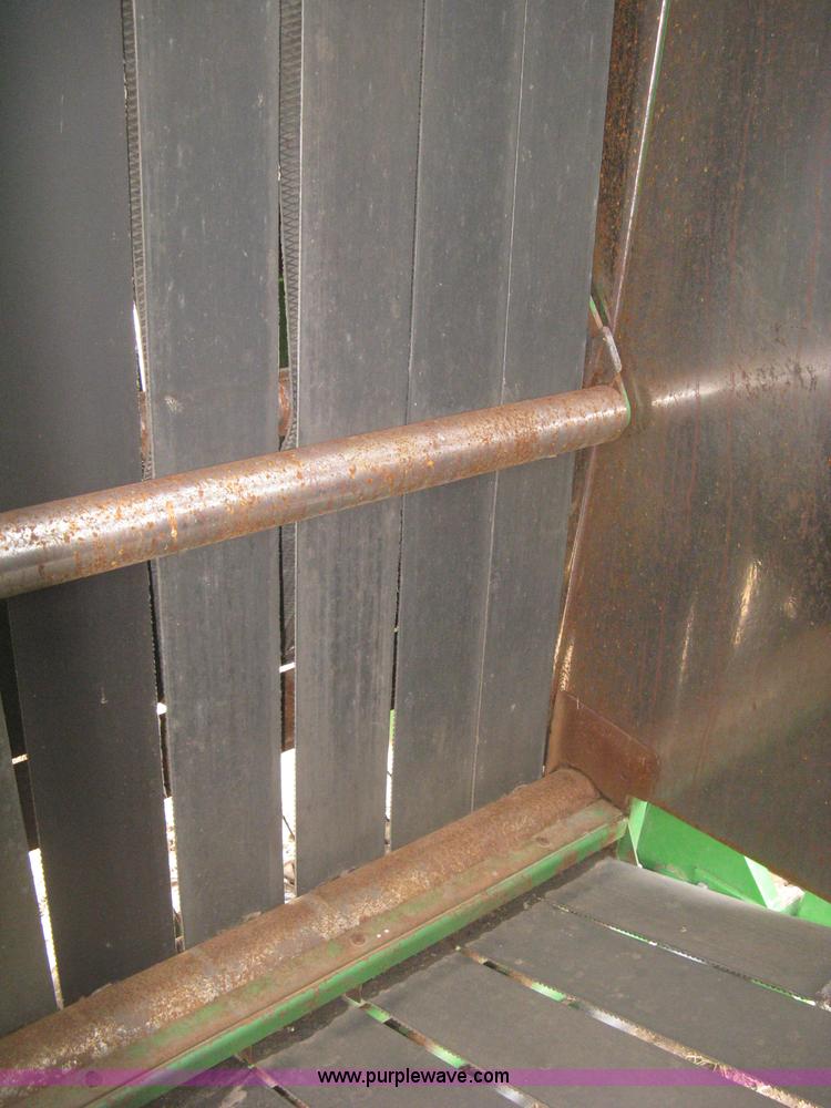 image for item L3845 John Deere 535 round baler