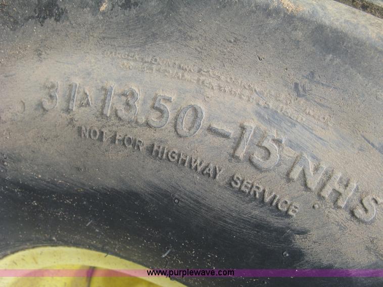 image for item L3845 John Deere 535 round baler