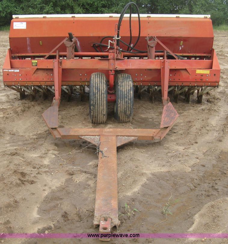 image for item L3850 International 620 grain drill