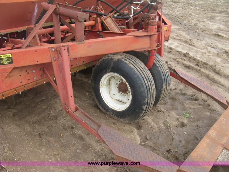 image for item L3850 International 620 grain drill