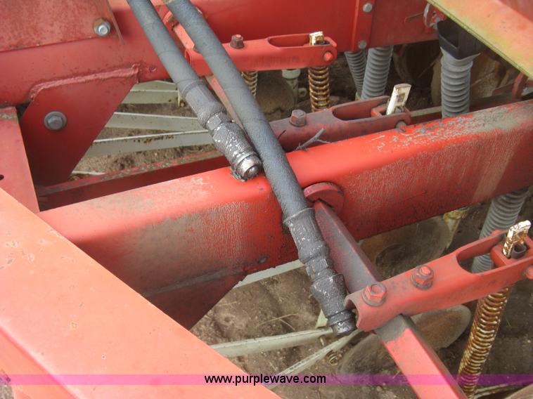 image for item L3850 International 620 grain drill
