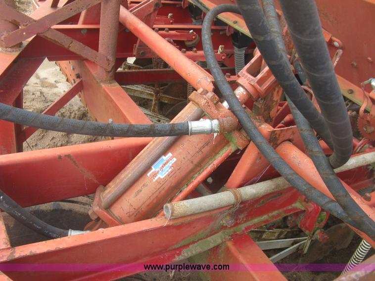 image for item L3850 International 620 grain drill