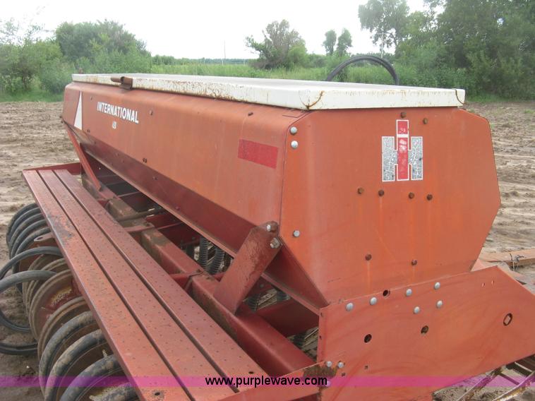 image for item L3850 International 620 grain drill