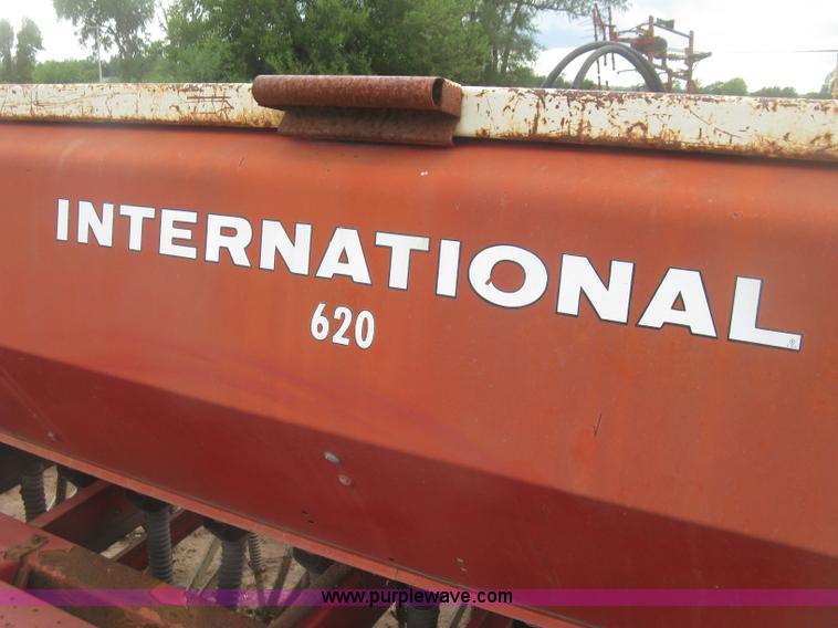 image for item L3850 International 620 grain drill